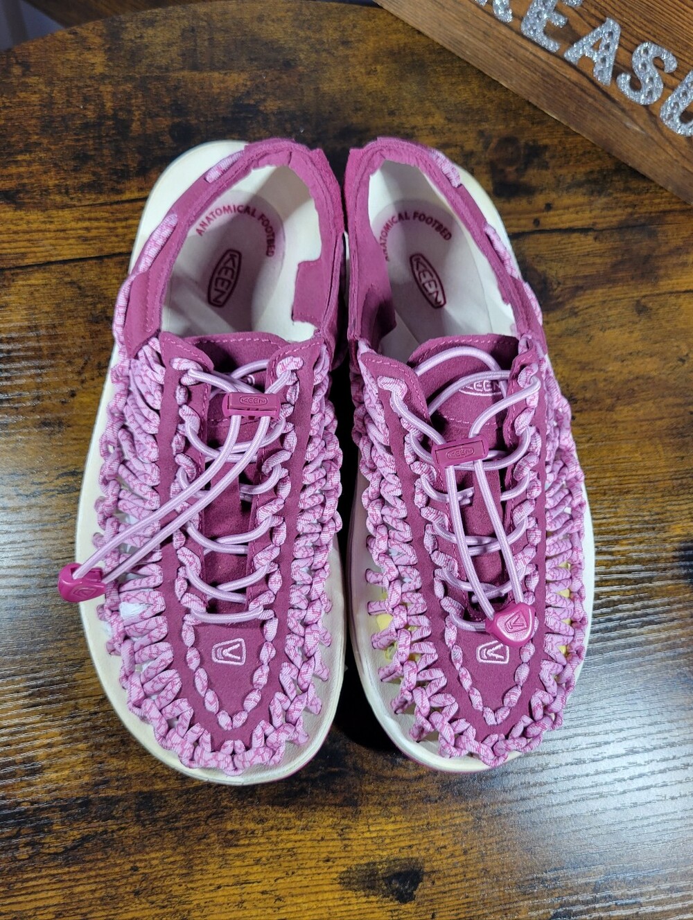 KEEN Pink Outdoor lace Sandals anatomical footbed size 7 - Picture 3 of 14